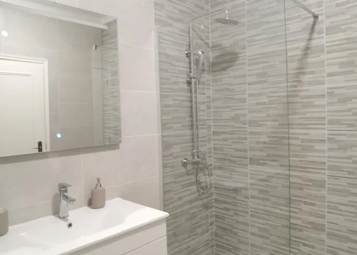 Apartment For 8 Lagos