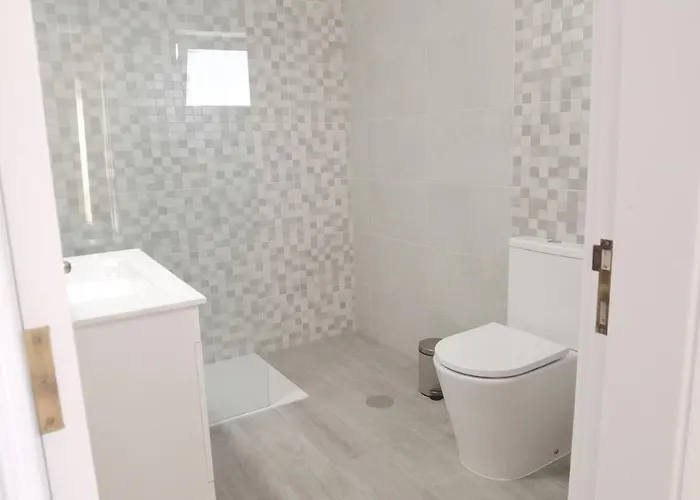 Apartment For 8 Lagos